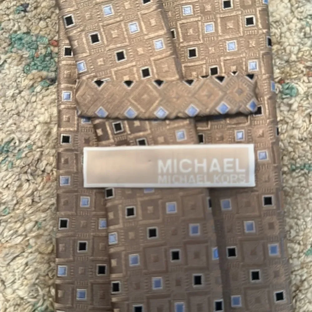 MICHAEL Michael Kors 100% Silk Tie